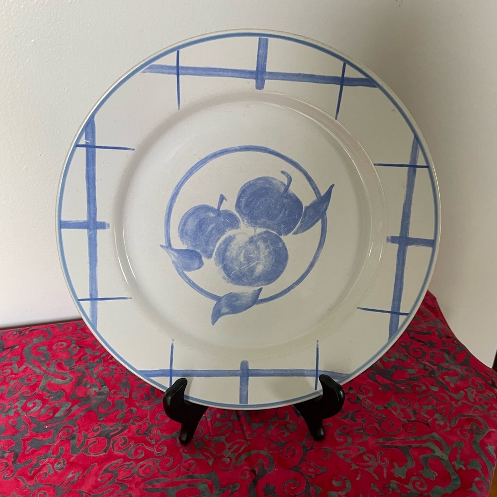 Newcor Seattle Stoneware Plate